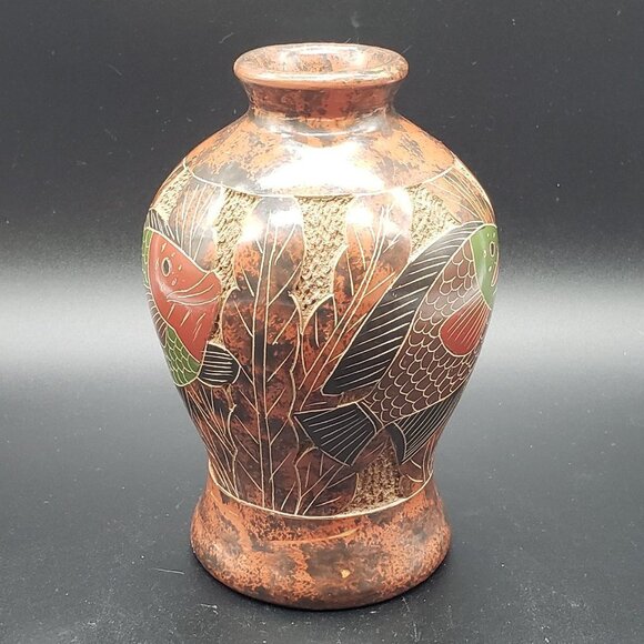 Nicaraguan Carved & Etched Fish Terracotta Folk Art Vase - Picture 8 of 9